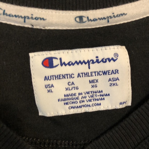 NWOT! CHAMPION Cropped Sweatshirt - Picture 3 of 4